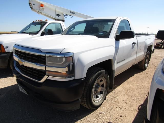 Image of Chevrolet 1500 equipment image 3