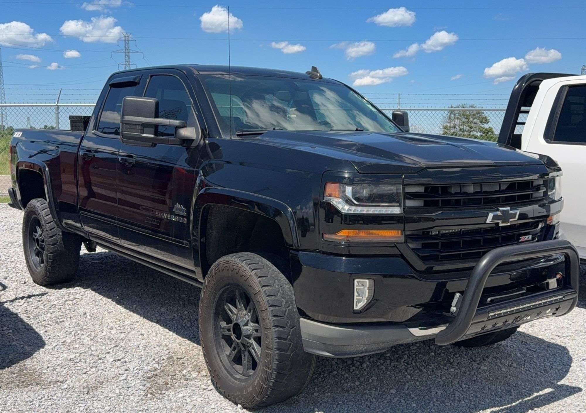 2016 Chevrolet 1500 Equipment Image0