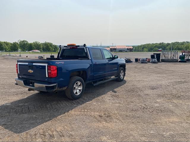 Image of Chevrolet Silverado equipment image 4