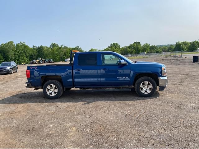 Image of Chevrolet Silverado equipment image 3
