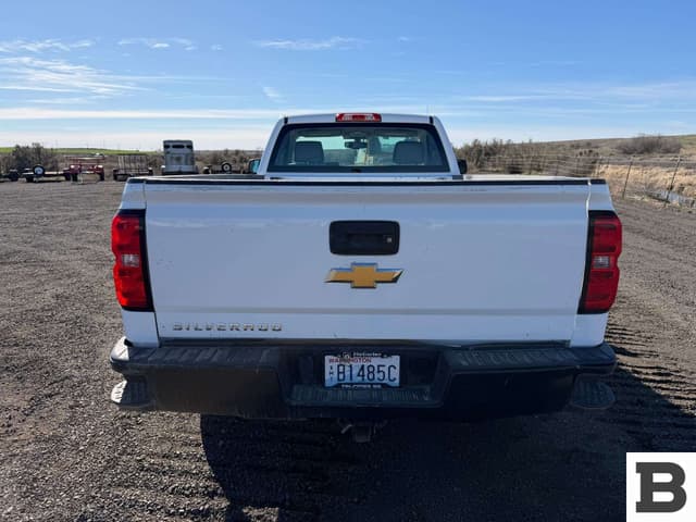 Image of Chevrolet 1500 equipment image 3