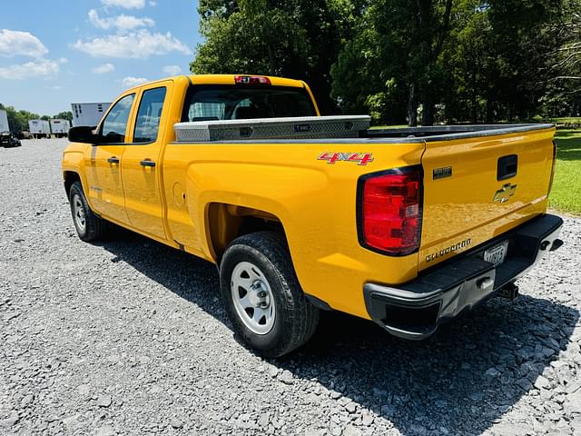 Image of Chevrolet Silverado equipment image 4