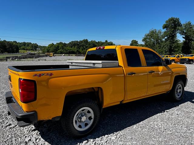 Image of Chevrolet Silverado equipment image 2