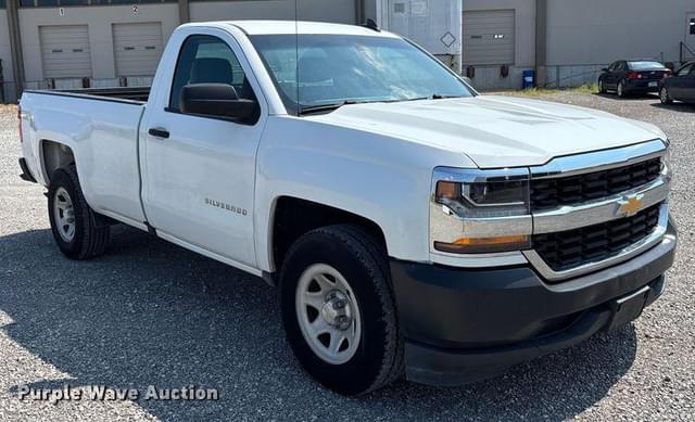 Image of Chevrolet 1500 equipment image 2