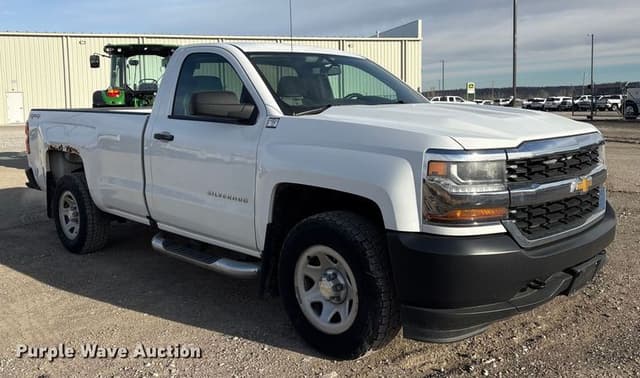 Image of Chevrolet 1500 equipment image 2