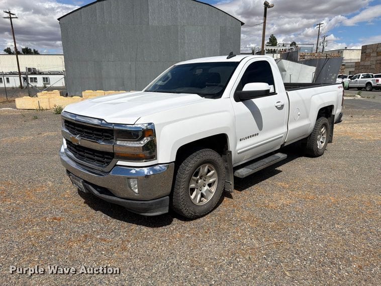 2016 Chevrolet 1500 Equipment Image0