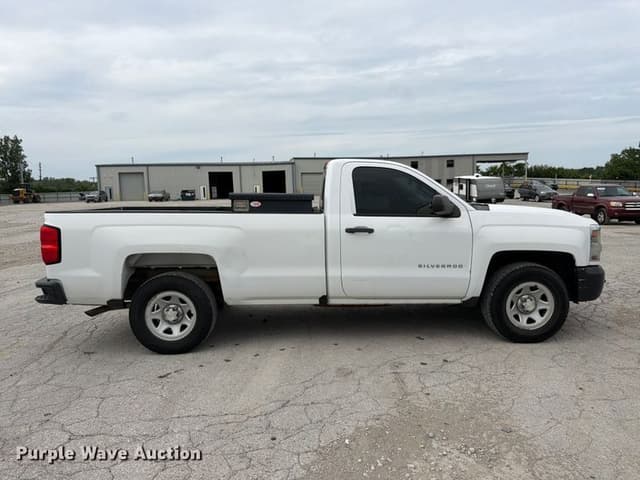 Image of Chevrolet 1500 equipment image 3