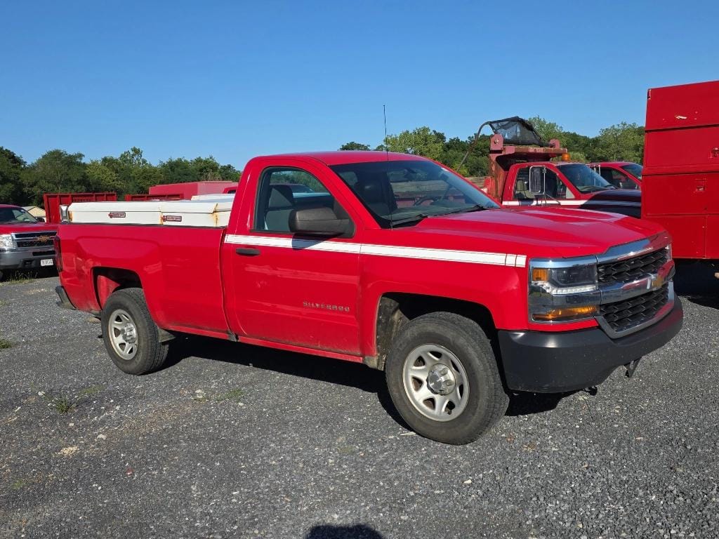 2016 Chevrolet 1500 Equipment Image0