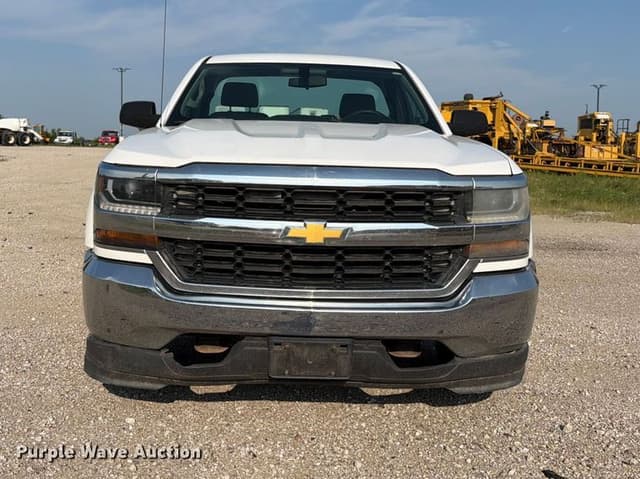 Image of Chevrolet 1500 equipment image 1