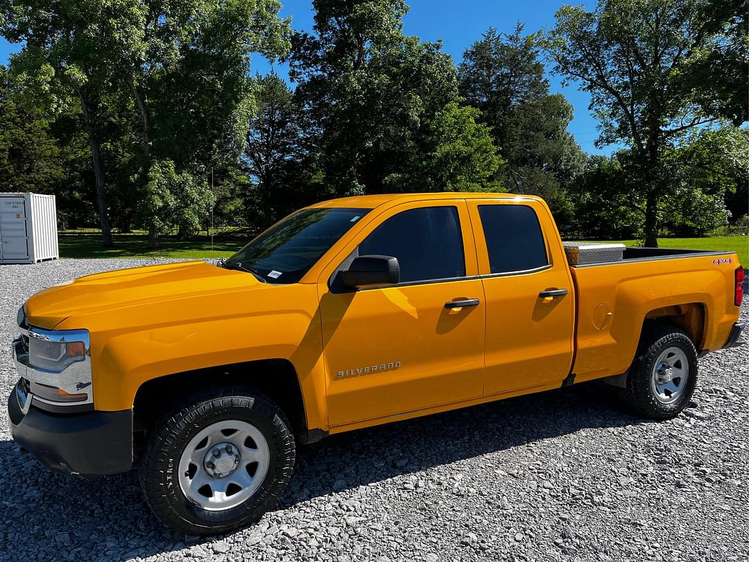 Image of Chevrolet Silverado Primary image