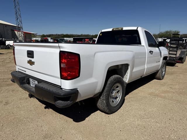 Image of Chevrolet 1500 equipment image 3