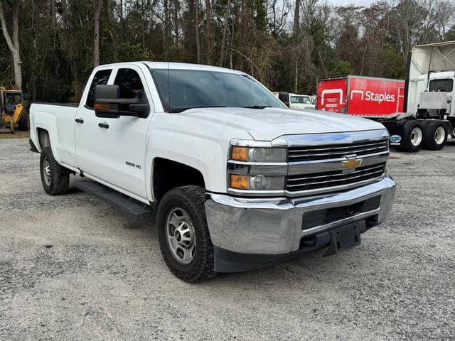 Image of Chevrolet 2500 equipment image 2