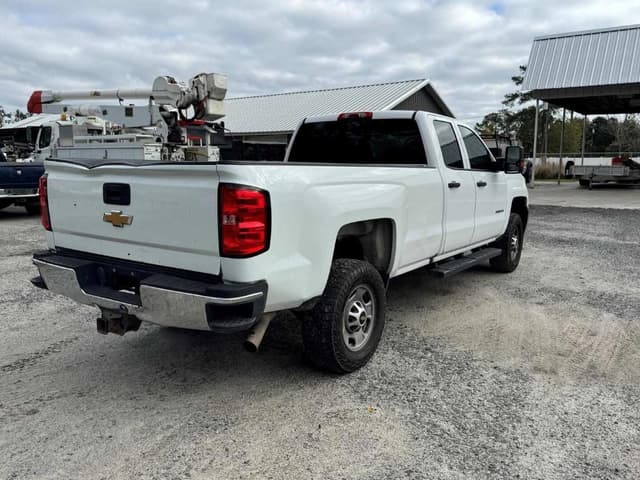 Image of Chevrolet 2500 equipment image 4