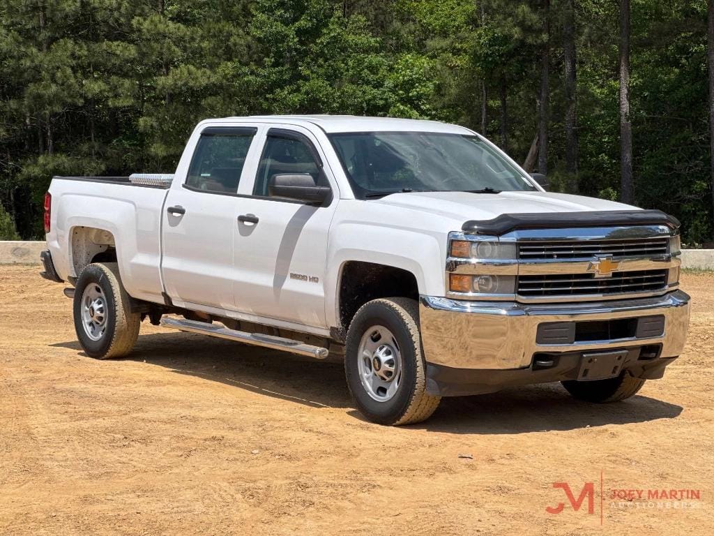 2016 Chevrolet 2500HD Equipment Image0
