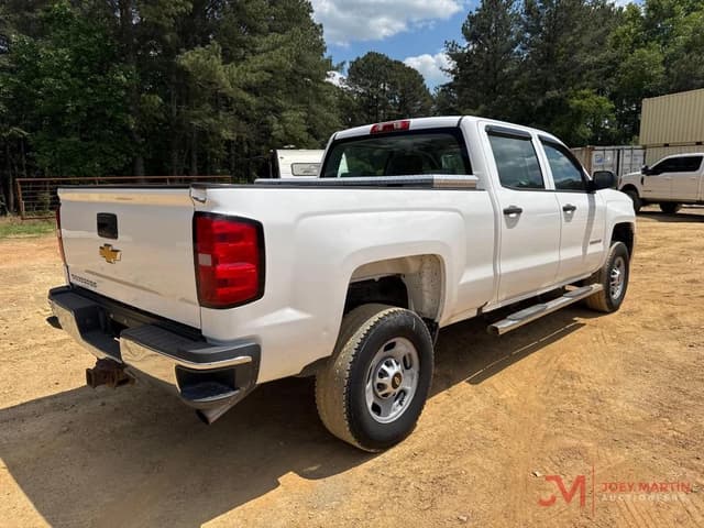 Image of Chevrolet 2500HD equipment image 1