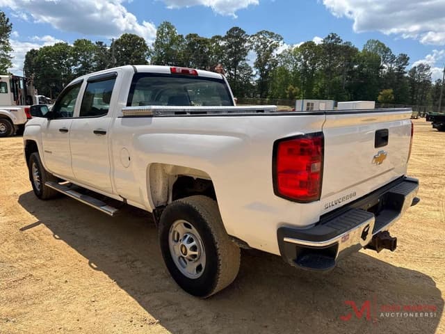Image of Chevrolet 2500HD equipment image 2