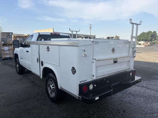 Image of Chevrolet 2500HD equipment image 3