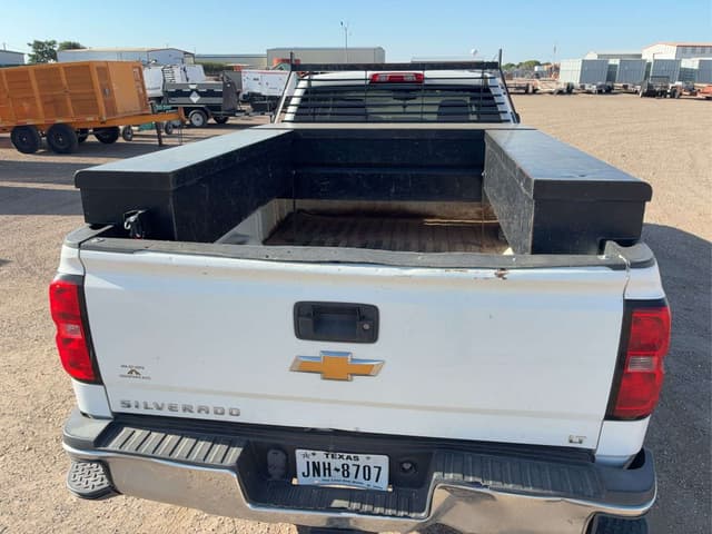 Image of Chevrolet 2500 equipment image 4