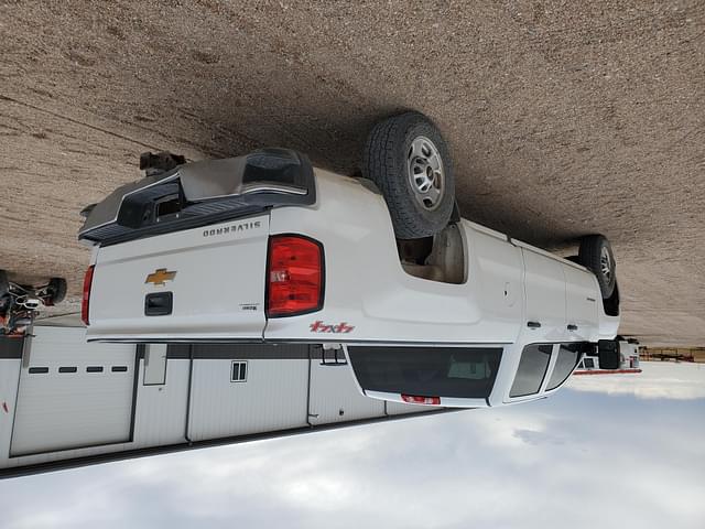 Image of Chevrolet Silverado equipment image 3