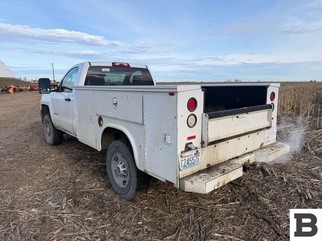 Image of Chevrolet 2500HD equipment image 2