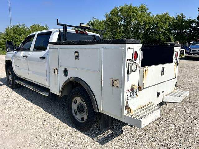 Image of Chevrolet 2500 equipment image 2