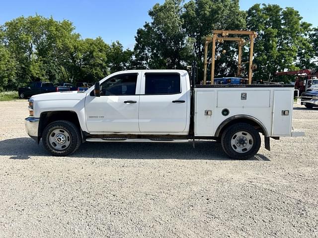 Image of Chevrolet 2500 equipment image 1