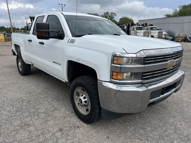 Image of Chevrolet 2500HD equipment image 2