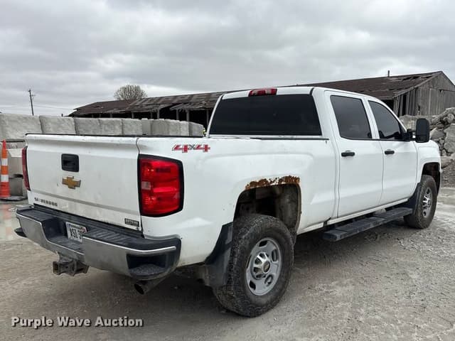 Image of Chevrolet 2500HD equipment image 4
