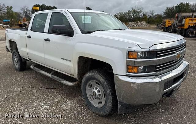 Image of Chevrolet 2500HD equipment image 2