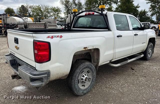 Image of Chevrolet 2500HD equipment image 4