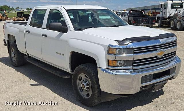 Image of Chevrolet 2500HD equipment image 2
