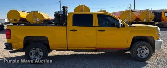 Image of Chevrolet 2500HD equipment image 3