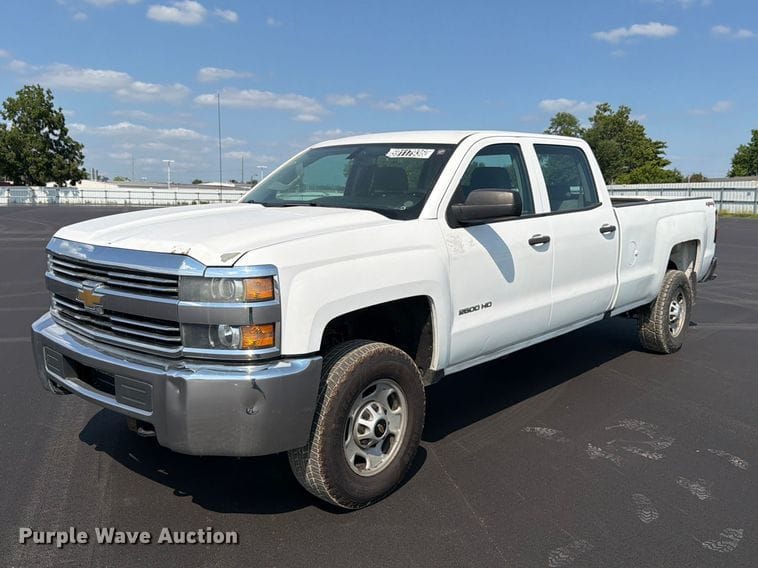2016 Chevrolet 2500HD Equipment Image0