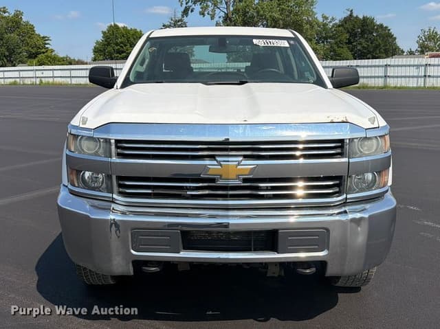 Image of Chevrolet 2500HD equipment image 1