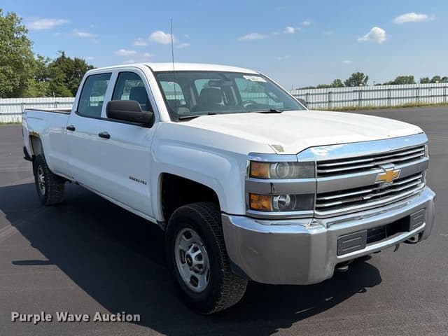 Image of Chevrolet 2500HD equipment image 2
