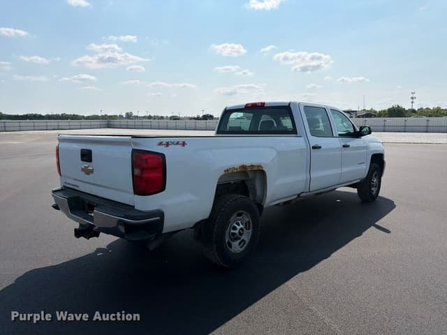 Image of Chevrolet 2500HD equipment image 4