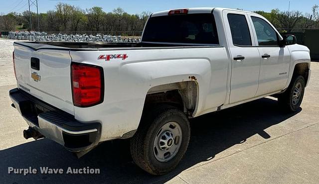 Image of Chevrolet 2500HD equipment image 4