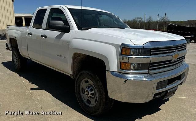 Image of Chevrolet 2500HD equipment image 2