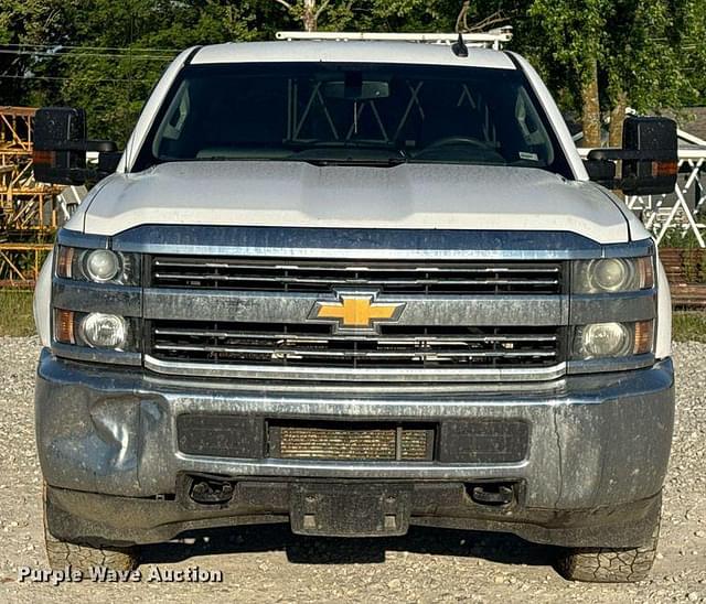 Image of Chevrolet 2500HD equipment image 1