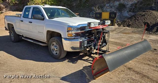 Image of Chevrolet 2500HD equipment image 2