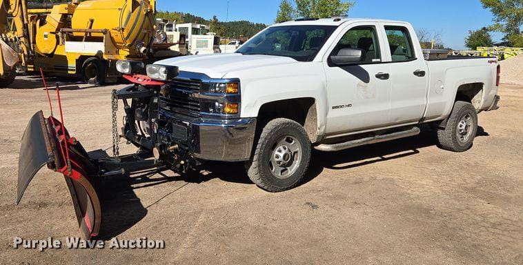 2016 Chevrolet 2500HD Equipment Image0