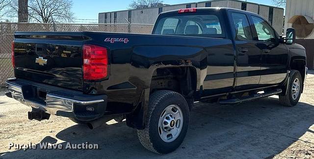 Image of Chevrolet 2500HD equipment image 4