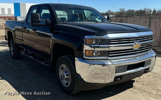 Image of Chevrolet 2500HD equipment image 2