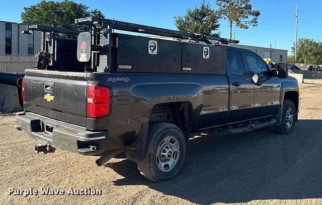 Image of Chevrolet 2500HD equipment image 4