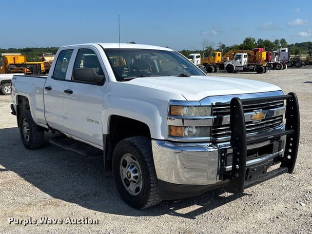 Image of Chevrolet 2500HD equipment image 2