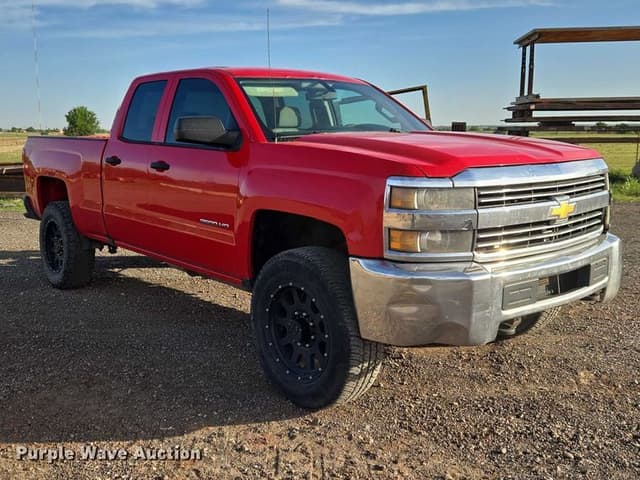 Image of Chevrolet 2500HD equipment image 2