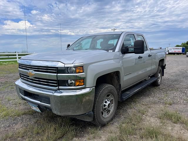 Image of Chevrolet 2500HD equipment image 3