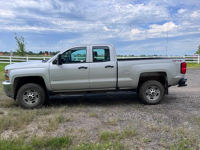 Image of Chevrolet 2500HD equipment image 4