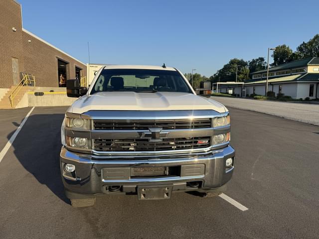 Image of Chevrolet 2500HD equipment image 2