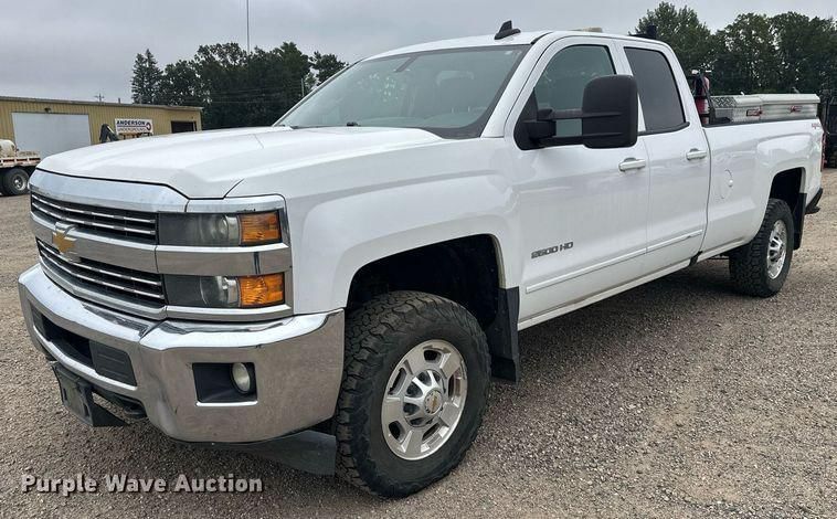 2016 Chevrolet 2500HD Equipment Image0